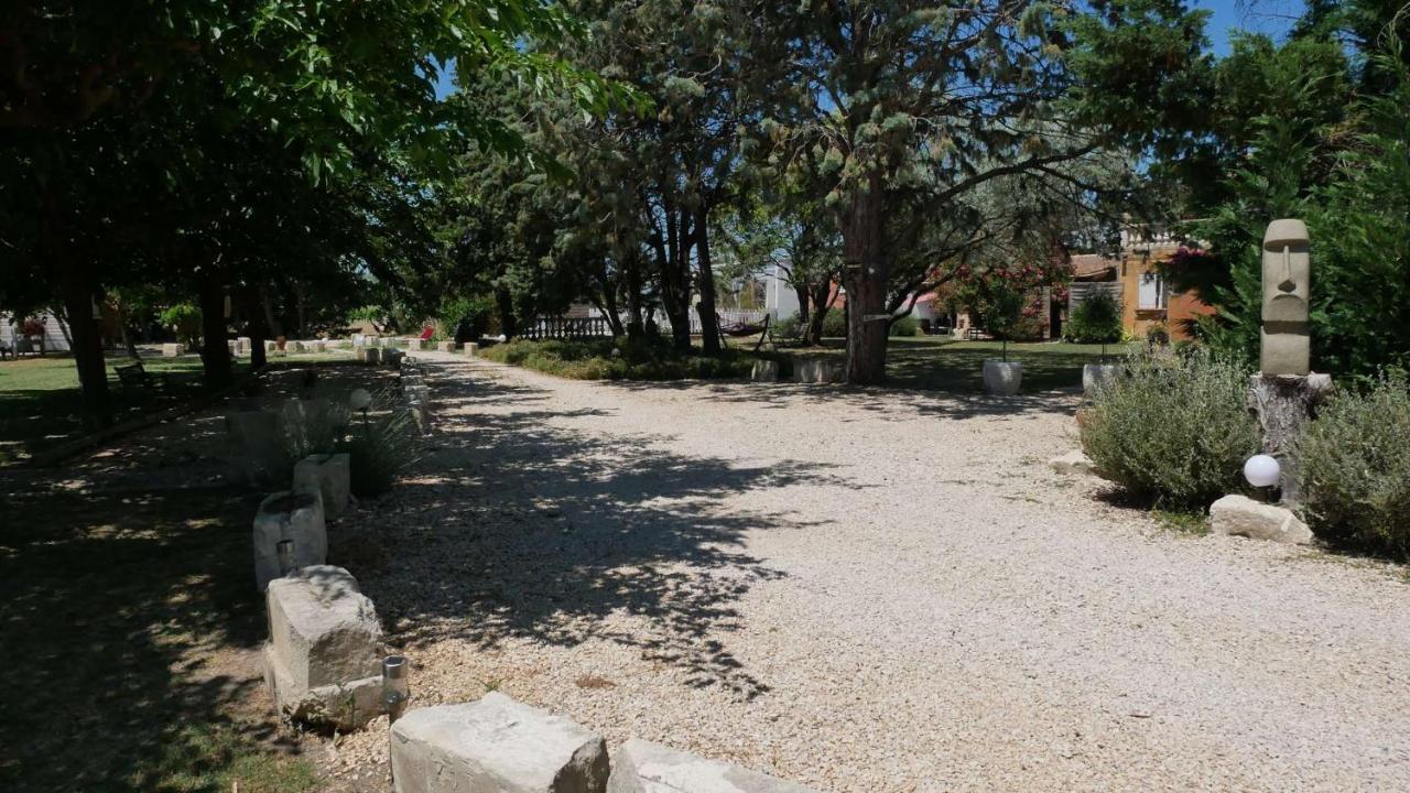 Appartement Mas Maurane - Le Bougainvillier à Tarascon Extérieur photo
