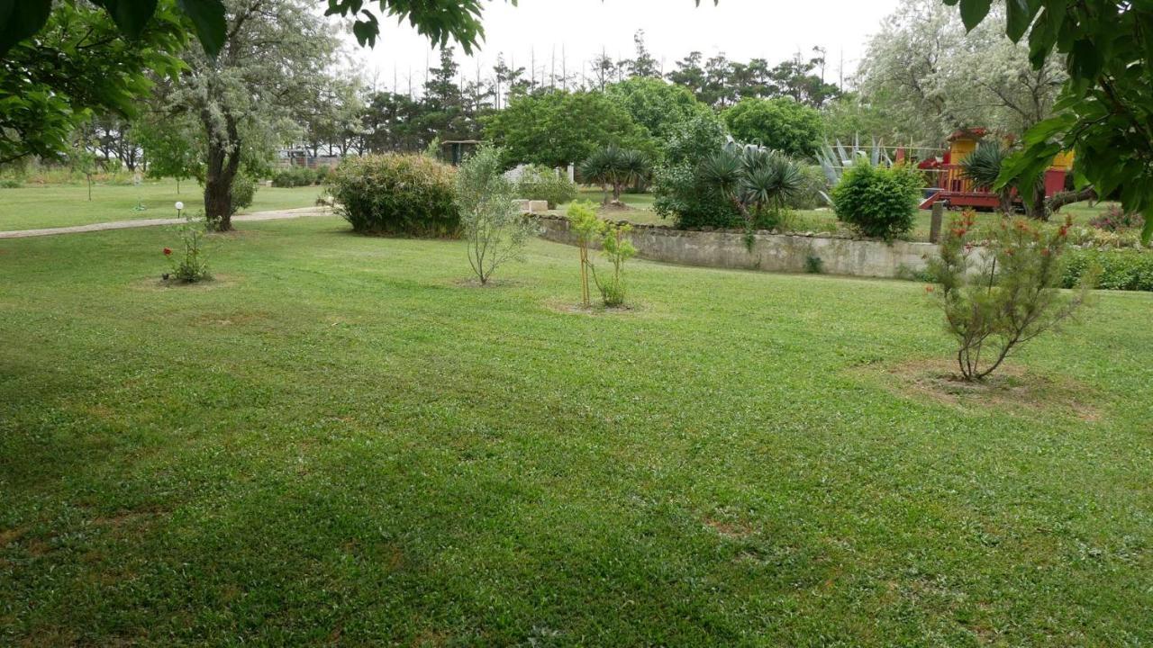 Appartement Mas Maurane - Le Bougainvillier à Tarascon Extérieur photo